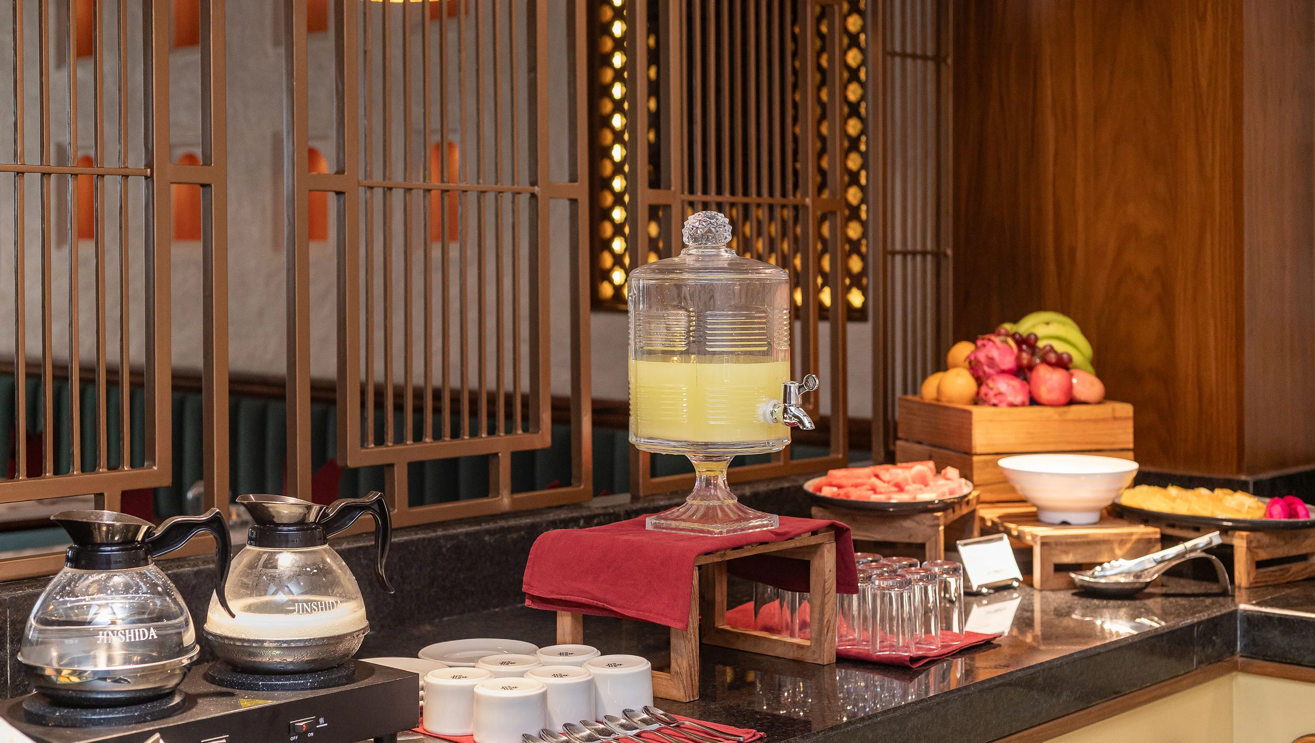 Dinning & Bar at Sara Sadan