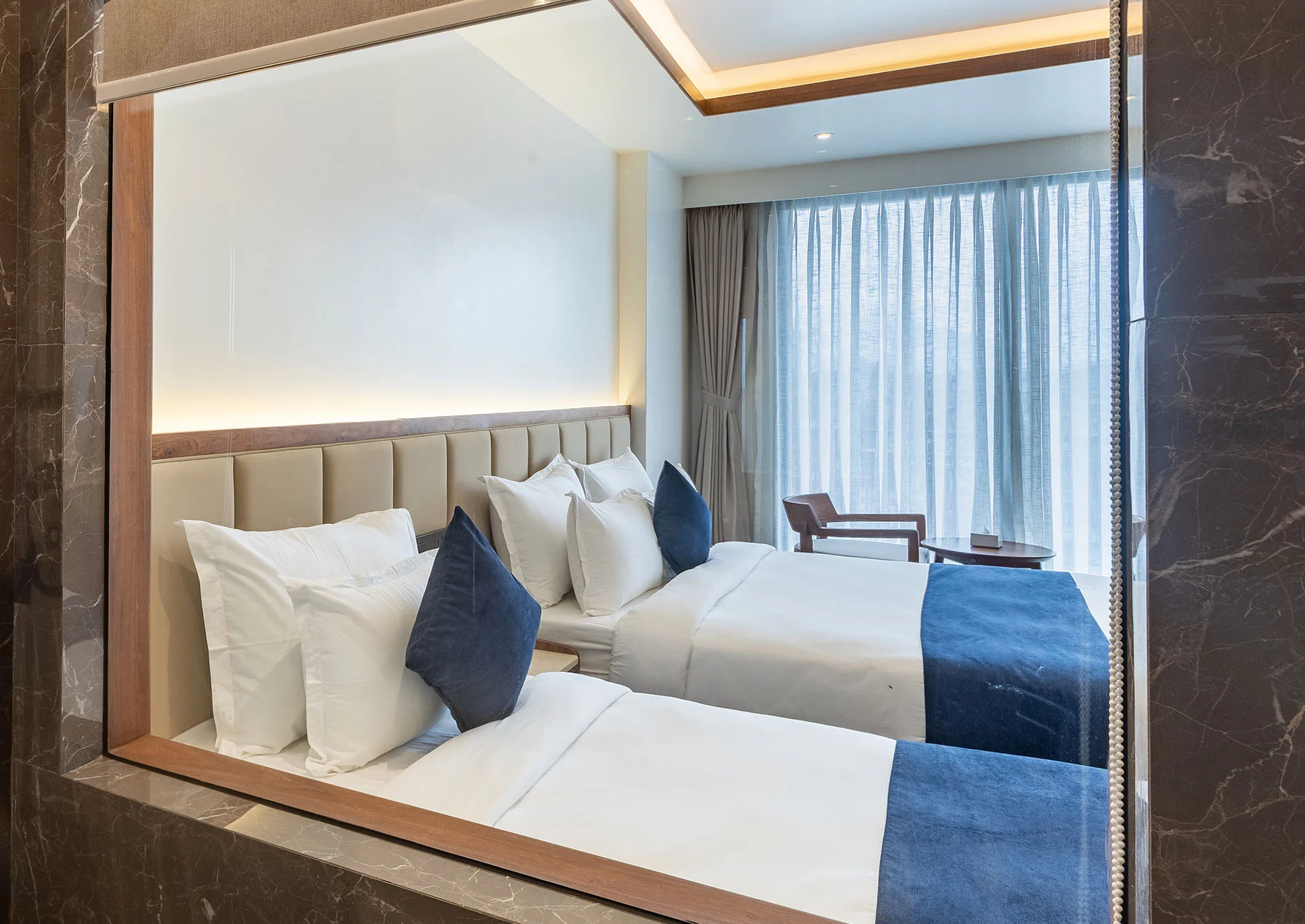 Deluxe Family Room 